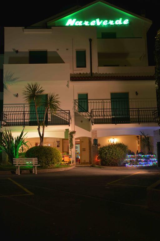 Residence Mare Verde Пьетра-Лигуре Экстерьер фото